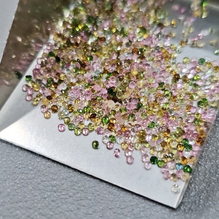 200 Pcs of Tourmaline Round Cut | 1.2mm - The LabradoriteKing