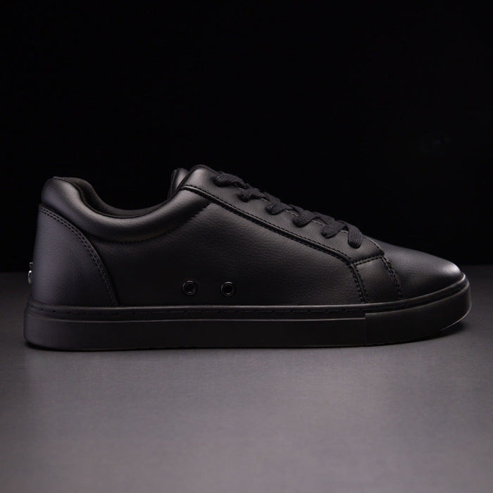 All-black | Low-top | Fuego