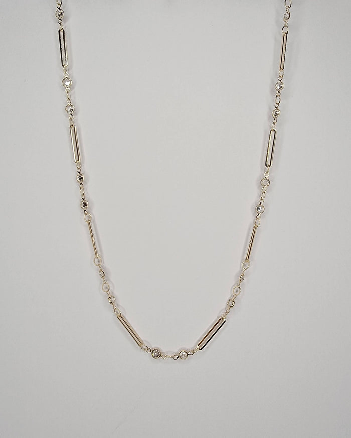DELICATE LINK WITH CZ NECKLACE.
