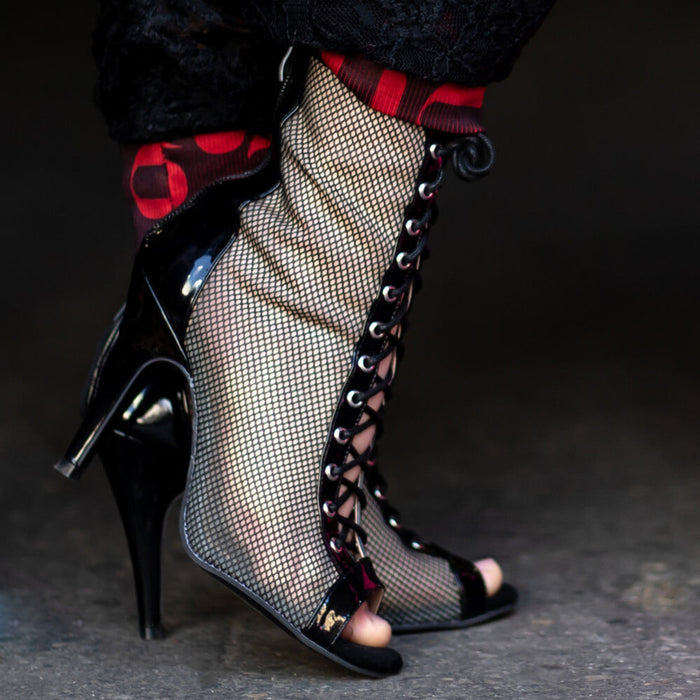 lace up booties