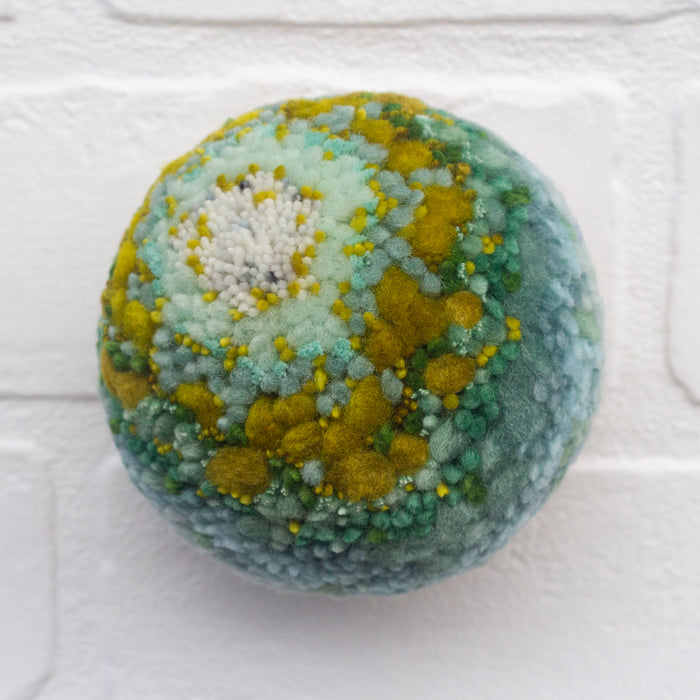 Midi Puff in Olive Wood Frame | Lichen