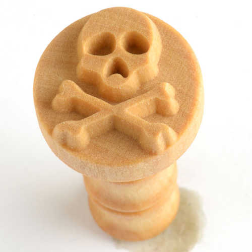 MKM SCM105 Skull & Cross Bones