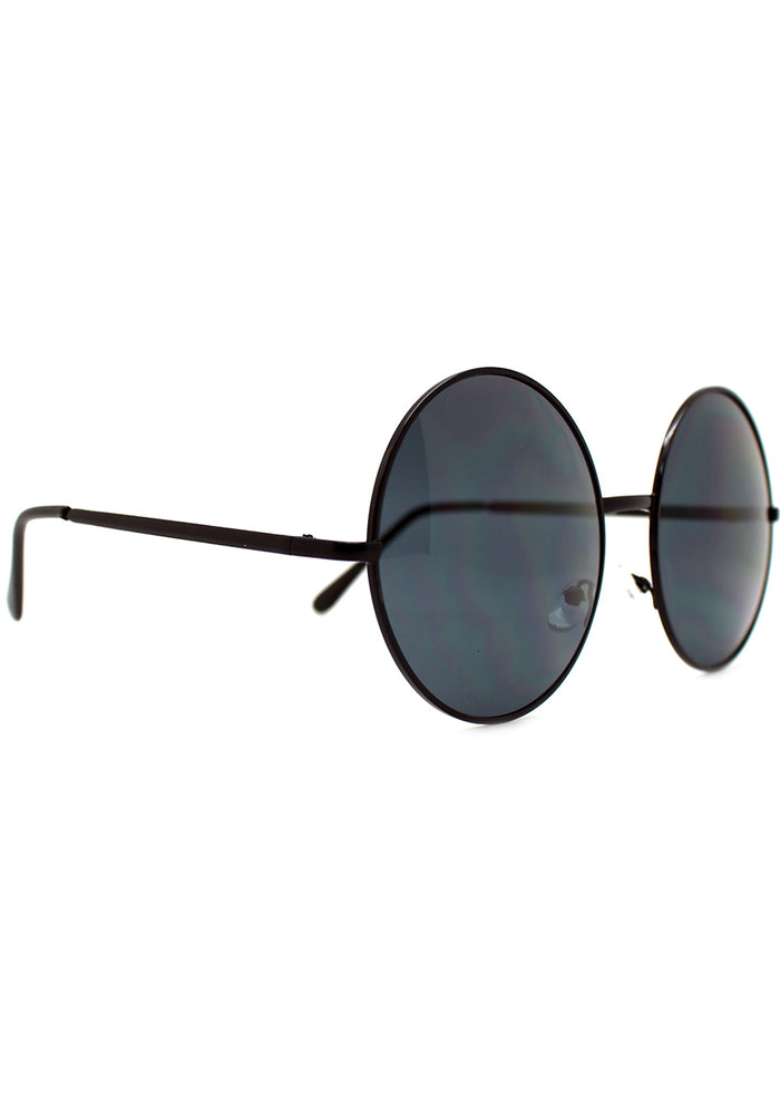 LASR Road Trip Round Sunglasses in Black — detail view